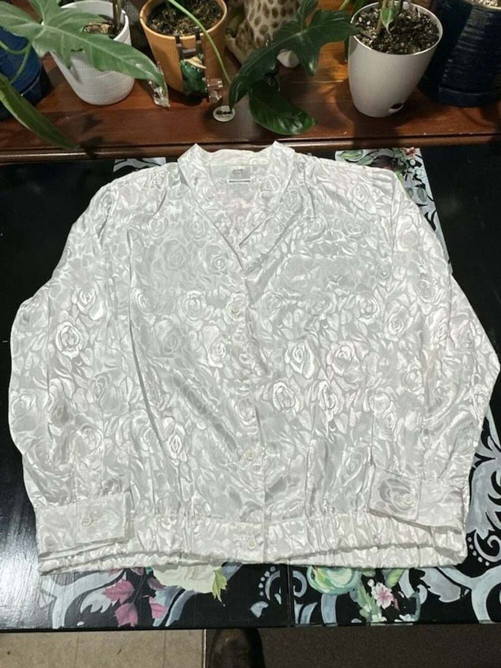 Vintage Lady Beautiful White Floral Jacquard Long Sleeve Button-Up Blouse(0378)